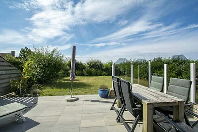 Squisita villa sulla spiaggia con piscina