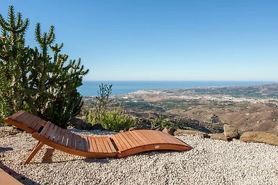 Lauschige Villa in Arenas mit privatem Pool