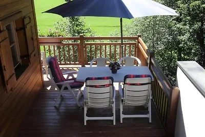 Chalet mit Bergblick in Wald