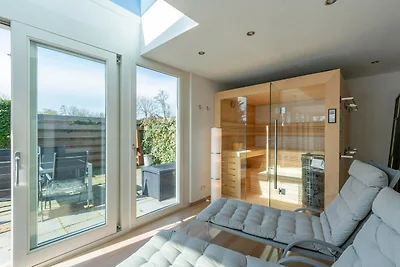 Elegant bungalow with sauna and garden