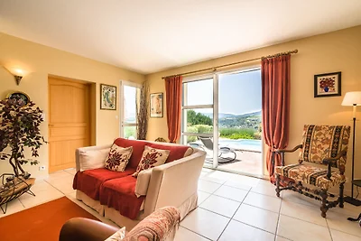 Geräumige Villa mit Privatpool