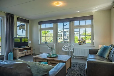 Ferienhaus im Zaanse-Stil mit Garten