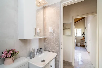 Indy's Beach Apartments -Two Bedroom Apartmen...