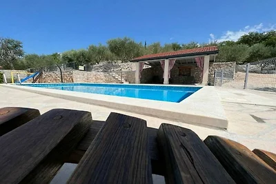 Villa in Imotski mit Schwimmbecken