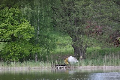 Vakantiehuis met groot terras aan het water