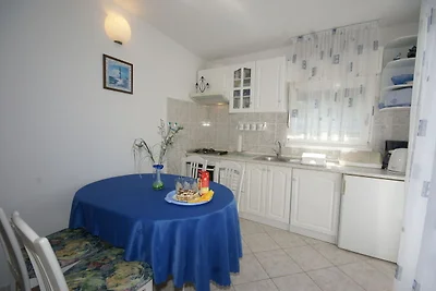 Appartamento a Vinisce con vista mare