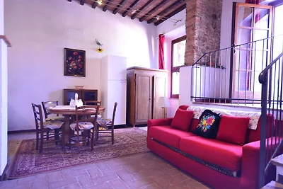 Pittoresco agriturismo con piscina a Vinci