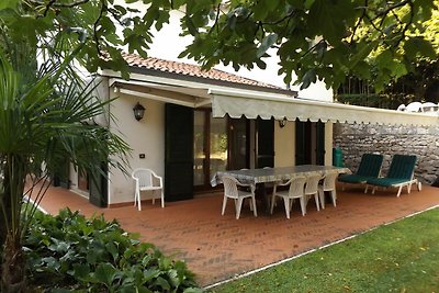 Villa moderna a Garda con piscina privata