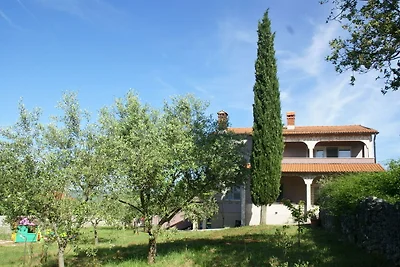 Wohnung in Rakalj mit Garten