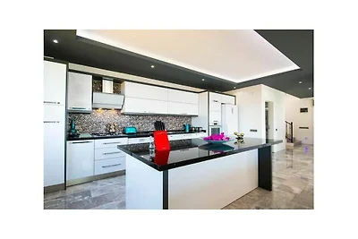 Villa in Kalkan mit Schwimmbecken