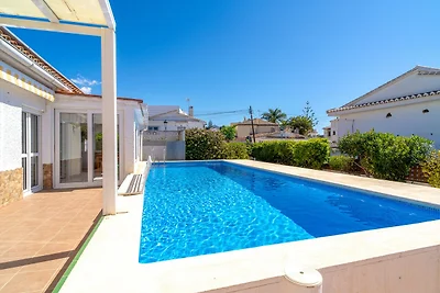 Villa in Nerja mit Pool nahe Burriana Strand