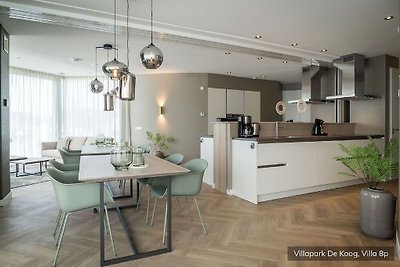 Freistehende Luxusvilla mit vier Badezimmern ...