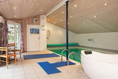 12 Personen Ferienhaus in Væggerløse-By Traum