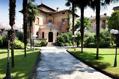 Exquisite Villa in Desenzano Del Garda am See