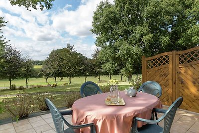 Angenehmes Ferienhaus mit Garten