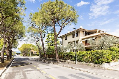 Ansprechende Wohnung in Jesolo mit Garten