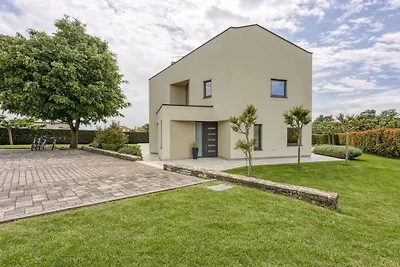 Villa in Tinjan mit Barbecue und Wifi