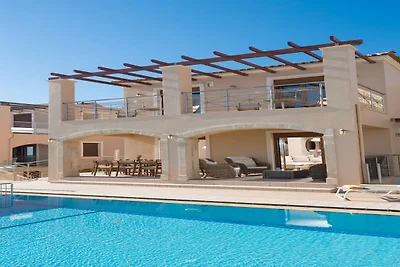 Villa in Rethymno am Strand mit Pool