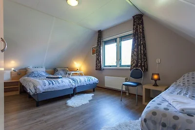 Villa für 14 Personen mit 6 Zimmern in Andijk