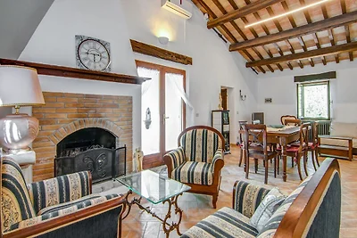 Landhaus mit Pool in der Marken-Region