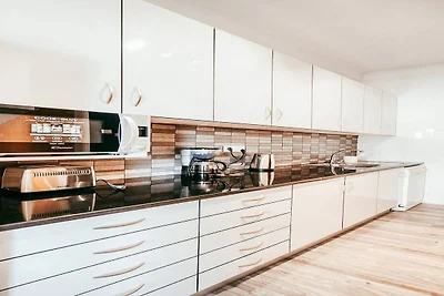 Geräumige 7-Zimmer-Wohnung in Lissabon