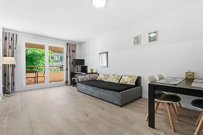 Apartment an der Riviera in Grasse mit Balkon