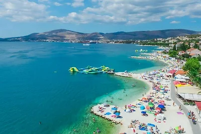 Expansive Ciovo Apartment with Sea-Views, Bal...