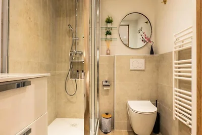 Luxuriöses 3-Zimmer-Apartment, 300 m von den ...