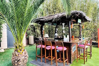 Architektenvilla mit Pool mit Meerblick