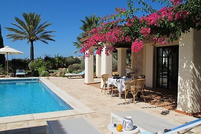 Ruhige Villa mit eigenem Swimmingpool in Cala...