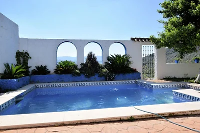 Modernes Ferienhaus mit Pool