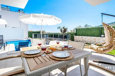 Villa in Kalkan mit Schwimmbecken