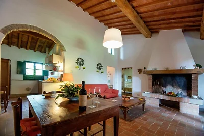 Appartamento con piscina a Ghizzano Italia