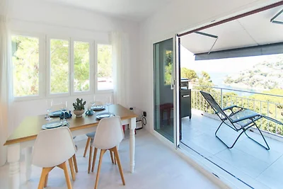 Haus in Roses mit Meer- und Bergblick