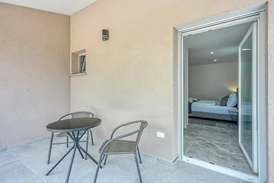IN with Private Pool