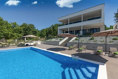 Villa in Ružići mit Schwimmbecken