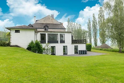 Bellissima casa galleggiante nel porto di...