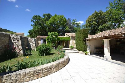 Ferienhaus mit Garten und privatem Pool