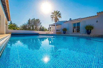 Villa a Portimão con giardino