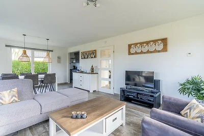 Charmante Villa am Wasser mit Sonnendusche