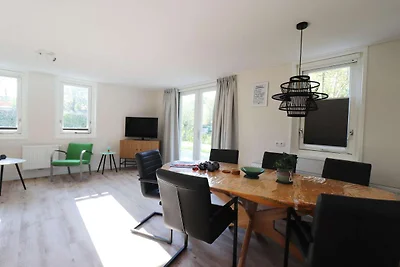Chalet in Friesland mit Terrasse
