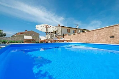 Vakantiehuis in Barbići met zwembad