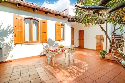 Bellissima villa con giardino arredato