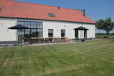 Accogliente Villa a Zuidzande con Giardino...