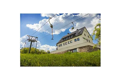 Q-Stall, Apartment 02