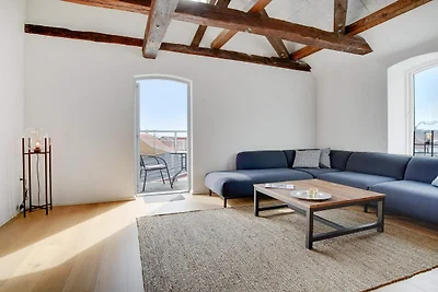 Zweigeschossiges Loft mit großer Terrasse