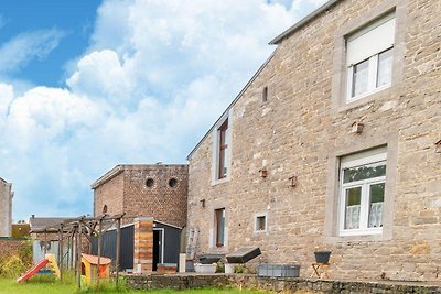 Charmantes Ferienhaus in Clavier mit Garten