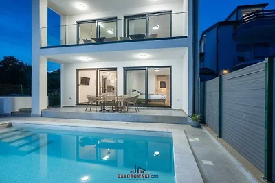 Villa in Marčana mit Schwimmbecken