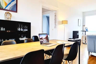 Parcheggio con vista sulla baia della Senna P...