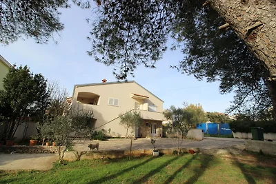 Geräumige Ferienwohnung mit Garten in Zadar